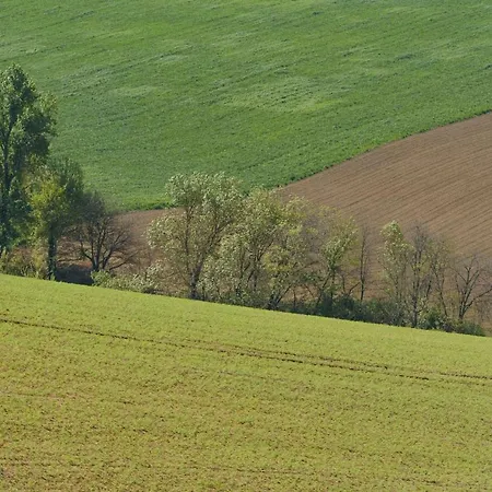 Ferme En Rocache فندق مبيت وإفطار